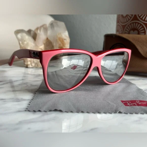 RARE Vintage Ray-Ban Risky Wayfarer Color Block Sunglasses from Bausch and Lomb Sunglasses Ray Ban Wayfarer I Limited Deluxe Edition USA main image 4